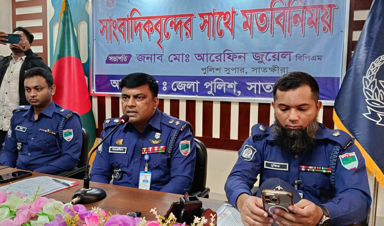 সাতক্ষীরায় সাংবাদিকদের সাথে নবাগত পুলিশ সুপারের মতবিনিময়