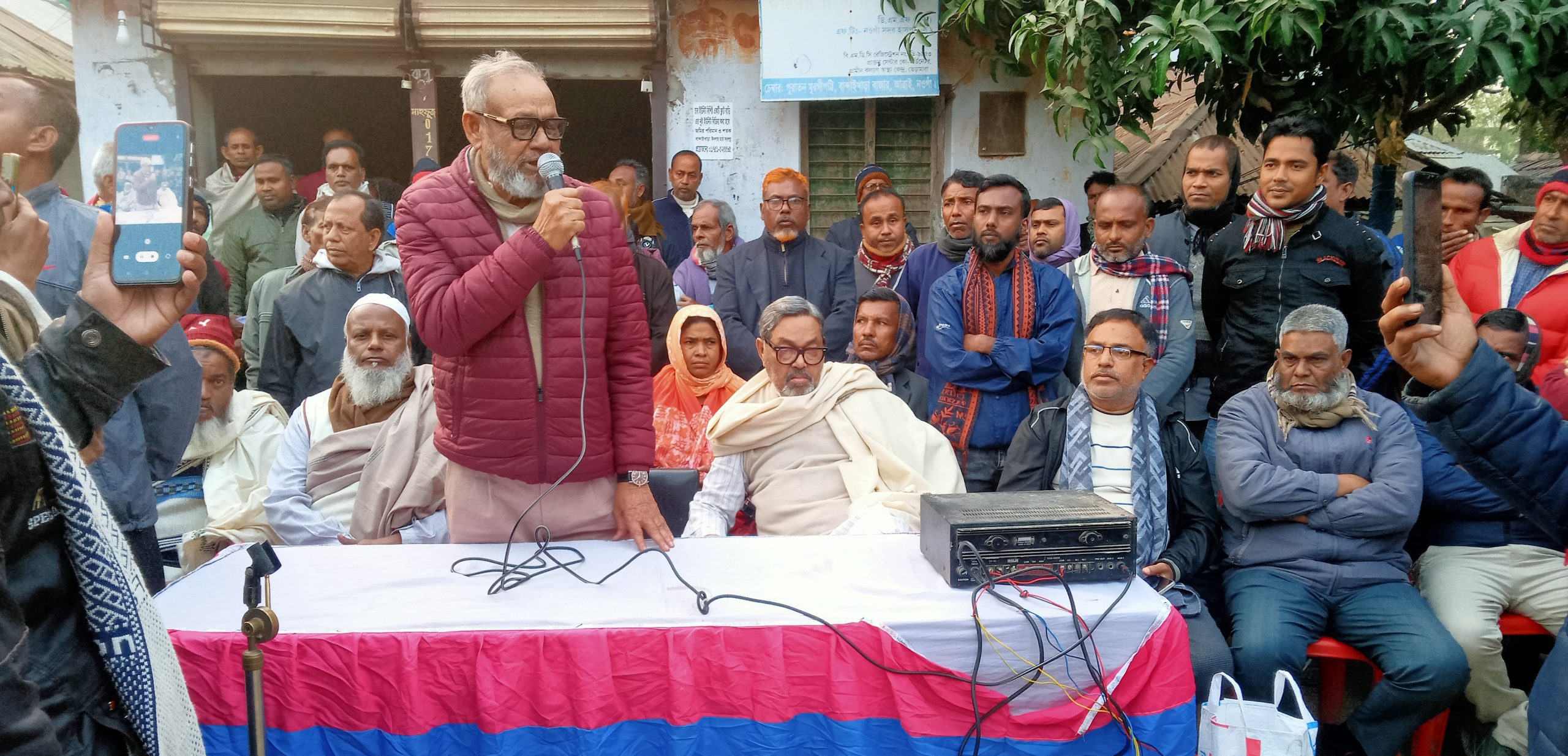 আত্রাইয়ের বান্দাইখাড়াতে সাবেক প্রতিমন্ত্রী আলমগীর কবিরের পথসভা অনুষ্ঠিত