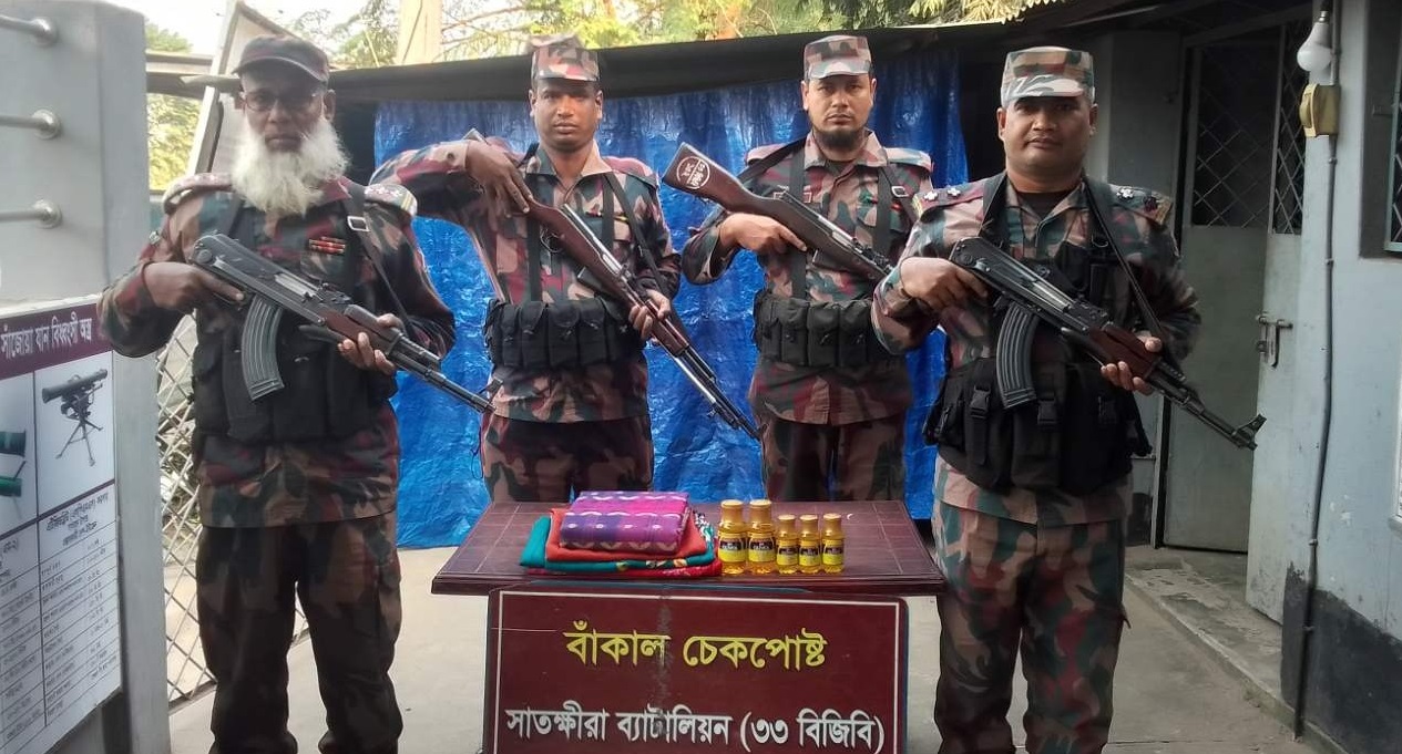 সাতক্ষীরা ও কলারোয়া সীমান্তে চোরাচালানী মালামাল জব্দ