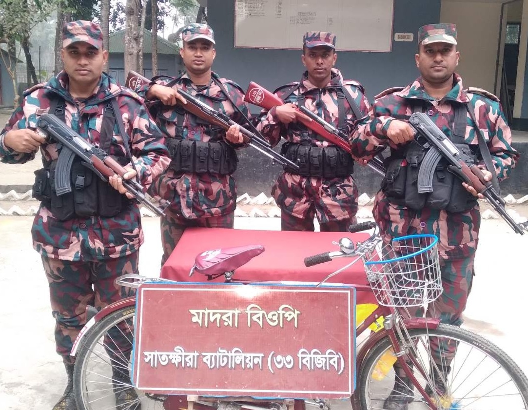 সাতক্ষীরা ও কলারোয়া সীমান্তে জব্দ চোরাচালানী মালামাল