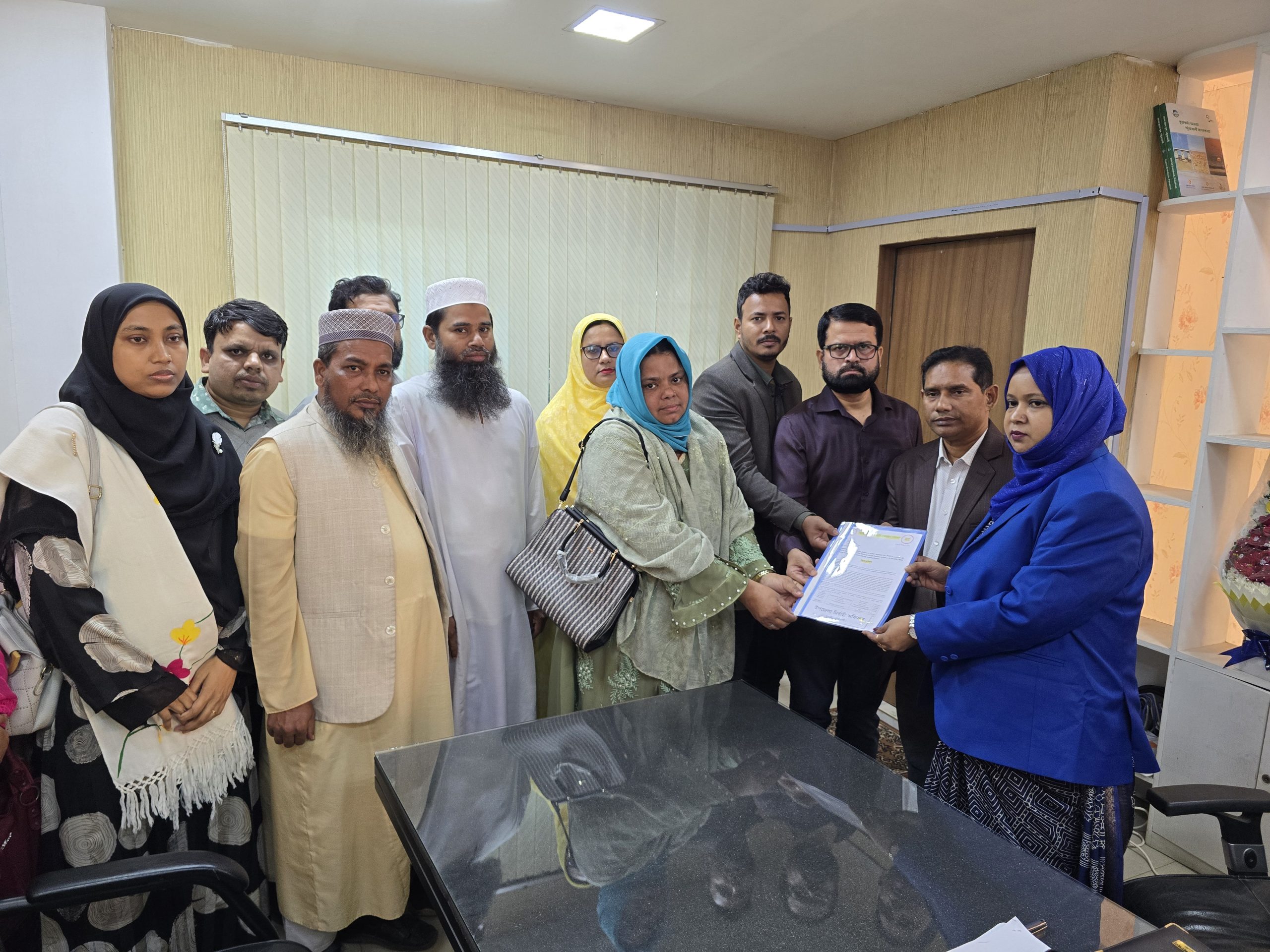 দাবি আদায়ে দুমকিতে প্রাথমিক শিক্ষকরা একতাবদ্ধ, কমপ্লিট শাটডাউনে বার্ষিক পরীক্ষা হুমকিতে