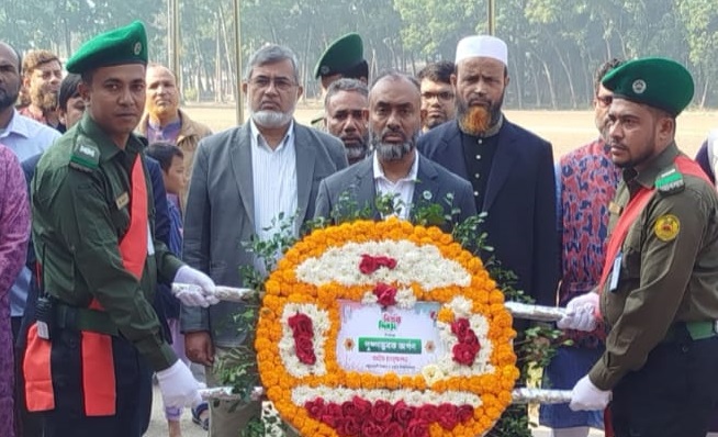 বর্ণাঢ্য আয়োজনে পবিপ্রবিতে মহান বিজয় দিবস উদযাপন