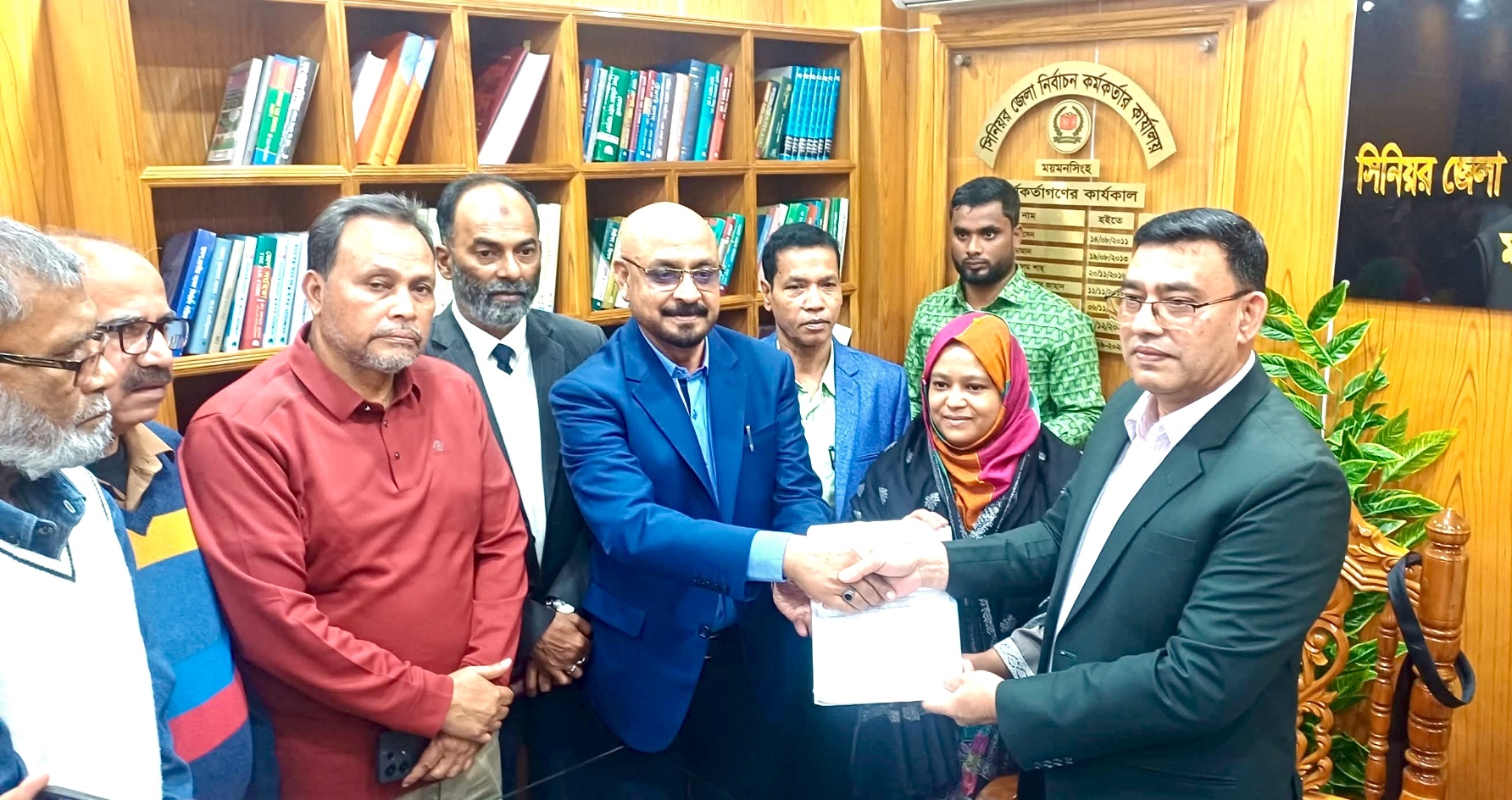 ময়মনসিংহ সদর-৪ আসনে মনোনয়নপত্র সংগ্রহ করলেন ধানের শীষের প্রার্থী আবু ওয়াহাব আকন্দ
