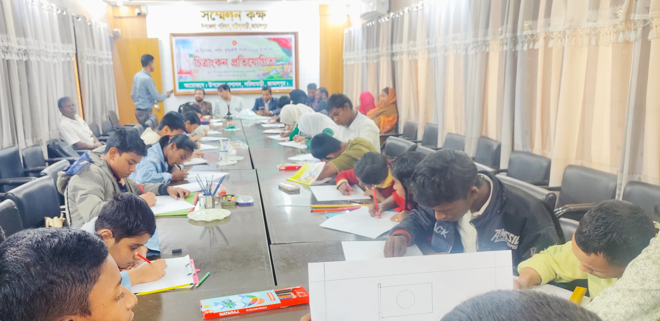 শহীদ বুদ্ধিজীবী দিবস উপলক্ষে সরিষাবাড়ীতে শিশুদের মধ্যে চিত্রাংকন প্রতিযোগিতা
