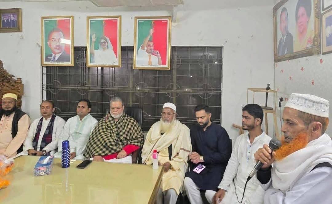 মঞ্জুরুল আহসান মুন্সির বাসভবনে আওয়ামী লীগ নেতাকর্মীদের বিএনপিতে যোগদান