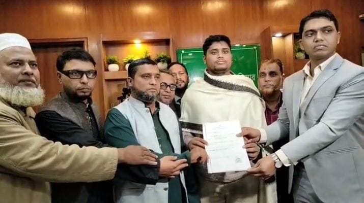 দক্ষিণাঞ্চলের মুখ্য সংগঠক হাসনাত আবদুল্লাহর মনোনয়নপত্র দাখিল