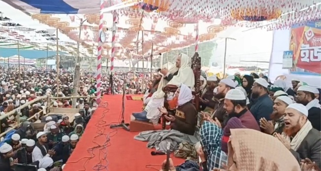 লাখো মুসল্লির ‘আমিন আমিন’ ধ্বনিতে শেষ হলো কুড়িগ্রামের ইজতেমা