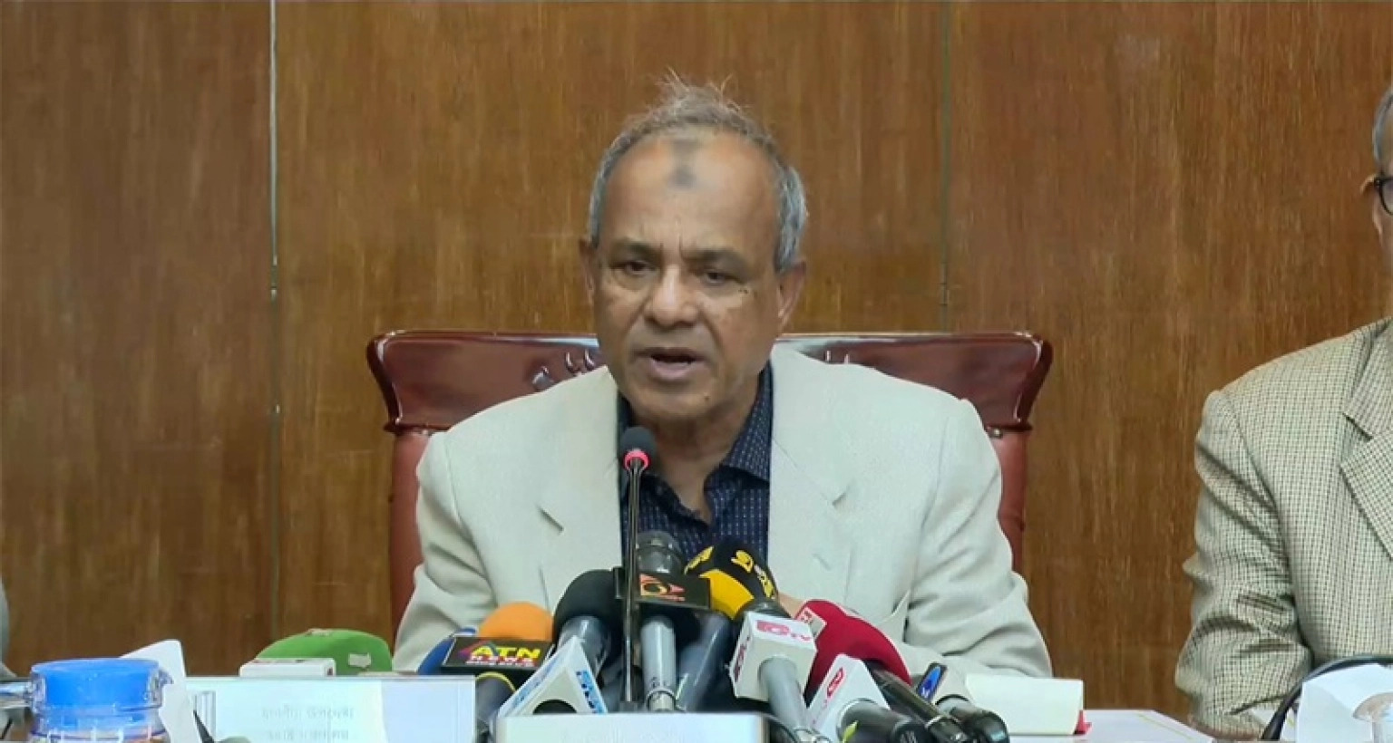 হাদি হত্যাচেষ্টায় জড়িতদের ধরিয়ে দিতে পারলে ৫০ লাখ টাকা পুরস্কার