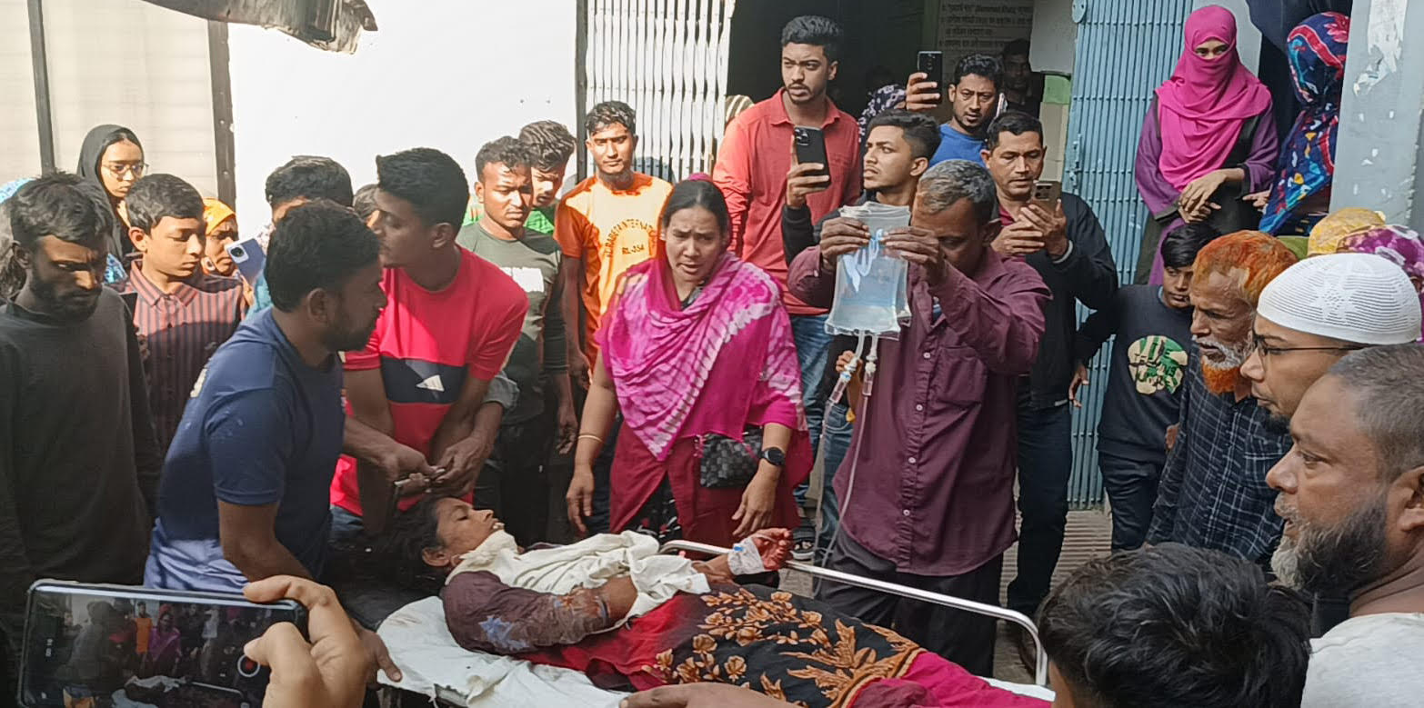 কালীগঞ্জে স্বামী তার স্ত্রীকে গলা কেটে হত্যার চেষ্টা