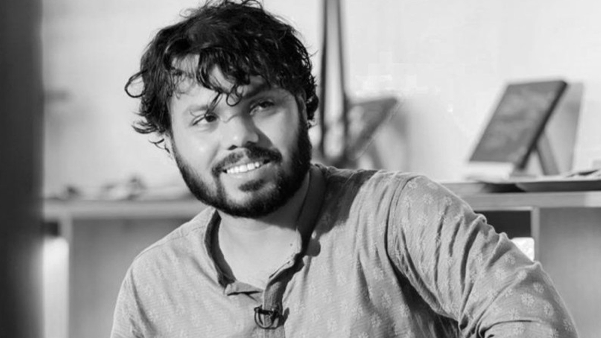 দেশে পৌঁছেছে ওসমান হাদির মরদেহ 