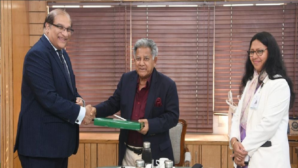 নৌপরিবহন উপদেষ্টার সঙ্গে পাকিস্তানের হাইকমিশনারের সাক্ষাৎ