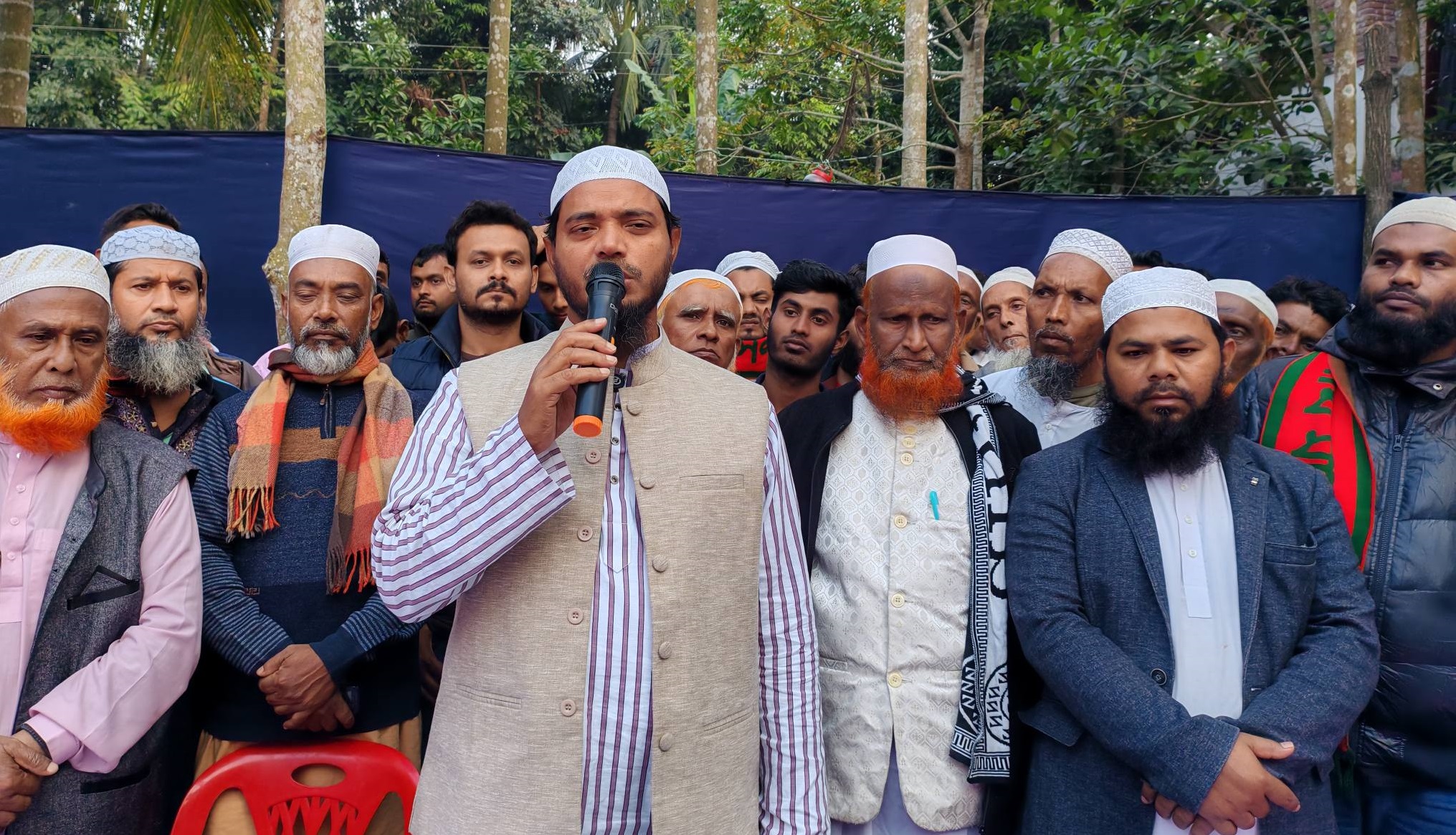 বাউফলে ড. শফিকুল ইসলাম মাসুদের ‘উঠান বৈঠক ও মতবিনিময় সভা