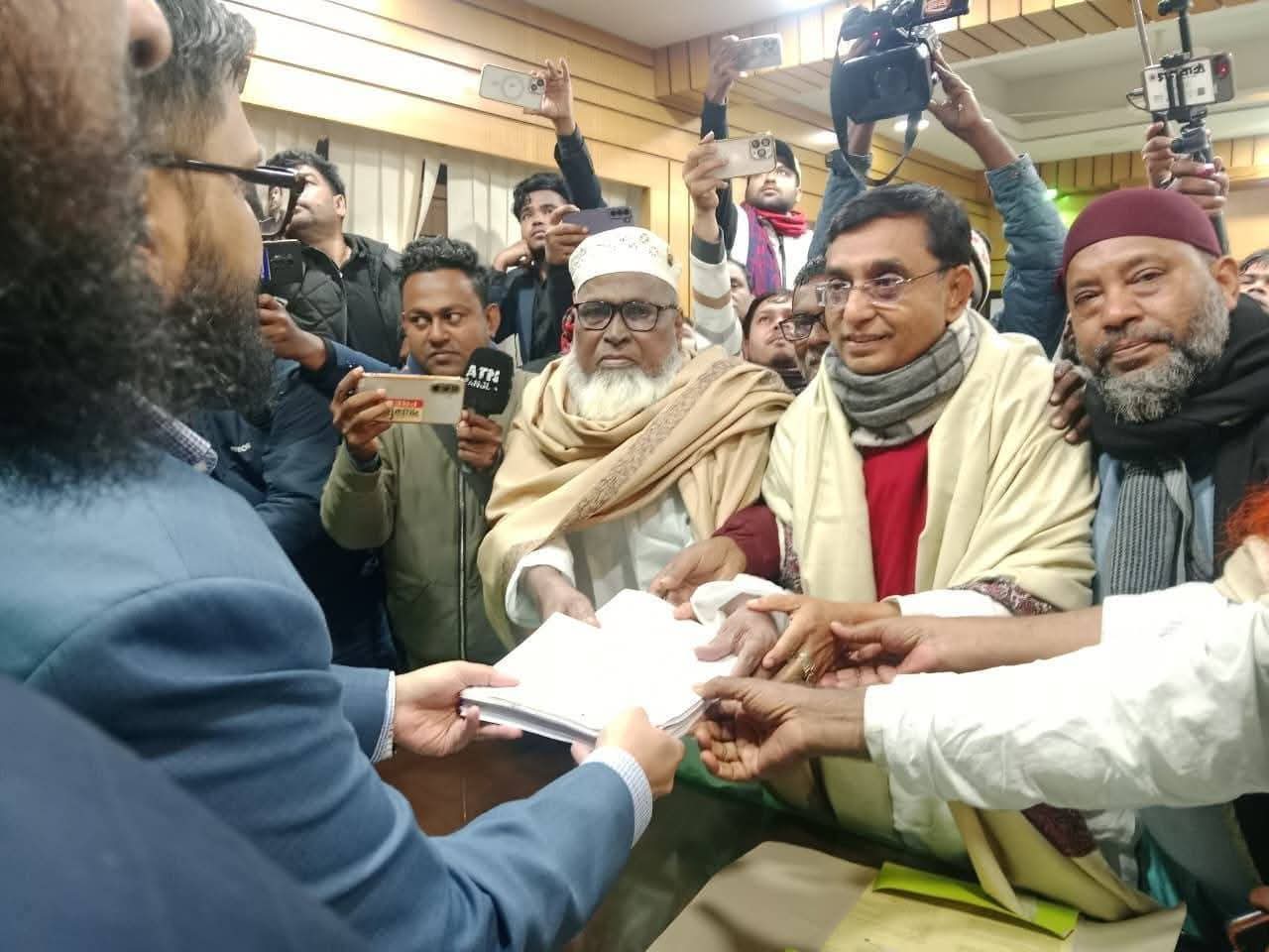 ত্রয়োদশ জাতীয় সংসদ নির্বাচন গাজীপুর-১ আসনে বিএনপির মনোনীত প্রার্থী মজিবুর রহমানের মনোনয়নপত্র জমা