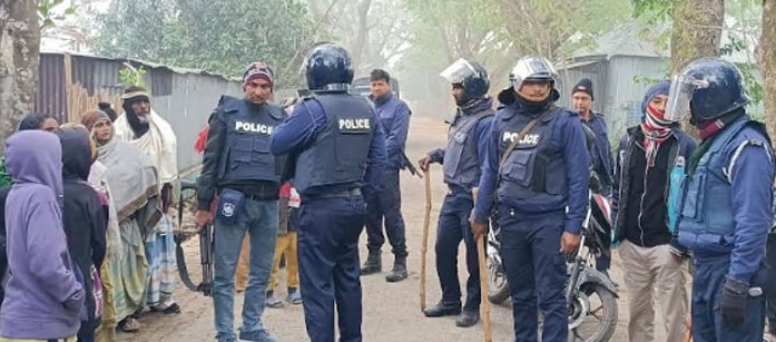পুলিশ পরিচয়ে বাড়িতে ঢুকে বিএনপি নেতাকে কুপিয়ে হত্যা