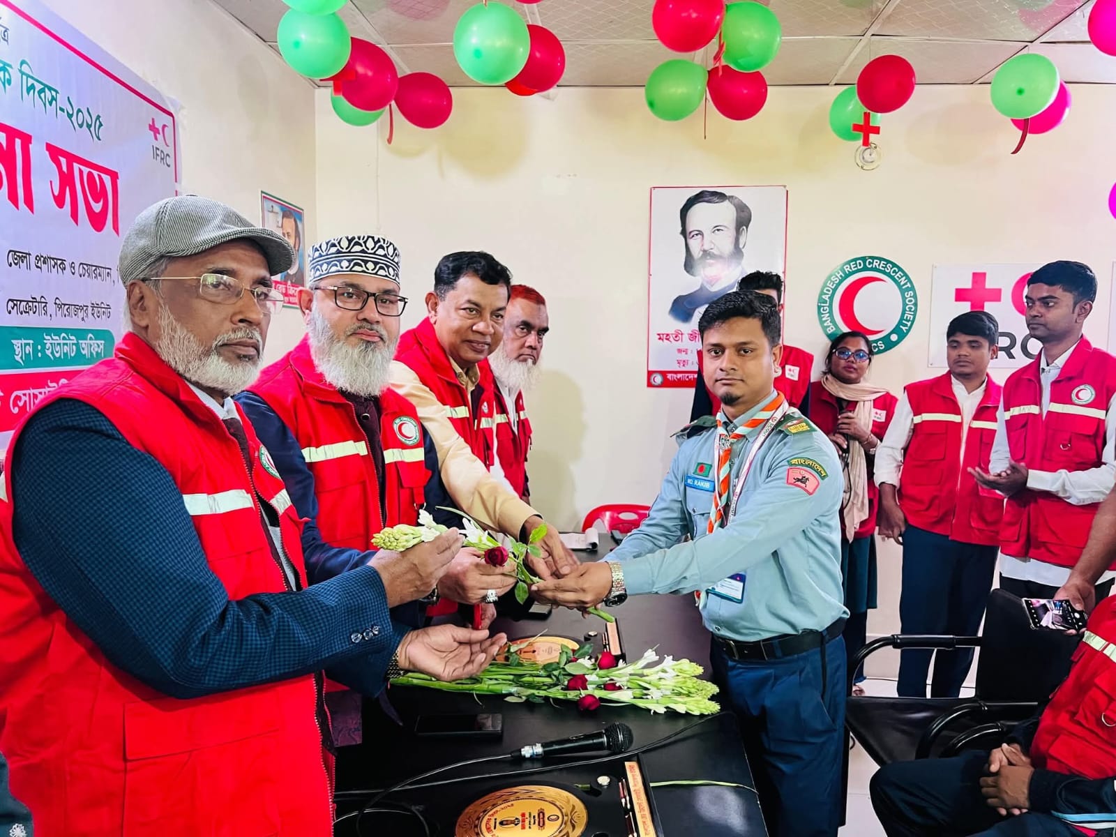 পিরোজপুরে আন্তর্জাতিক স্বেচ্ছাসেবক দিবস পালিত
