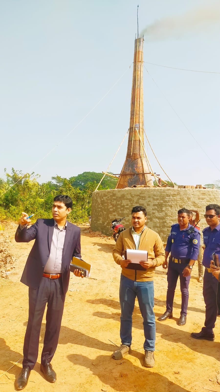 বাউফলে ইটের ভাটায় অভিযান চালিয়ে ৫০ হাজার টাকা জরিমানা