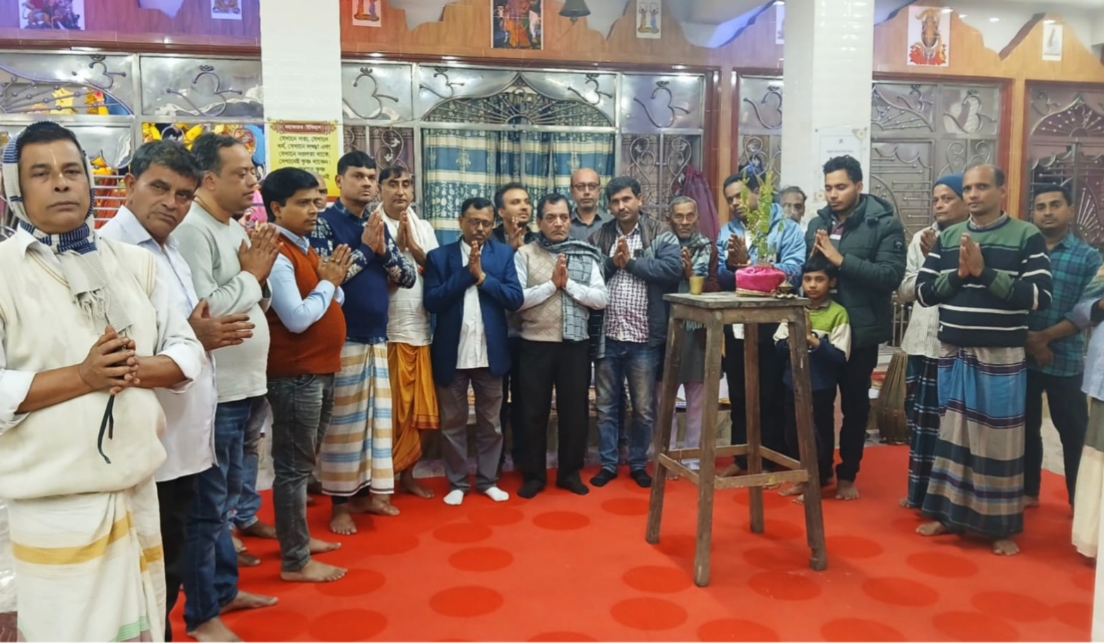 গৌরনদীর টরকী বন্দর রাধা গোবিন্দ মন্দিরে বেগম খালেদা জিয়ার রোগমুক্তি কামনায় বিশেষ প্রার্থনা