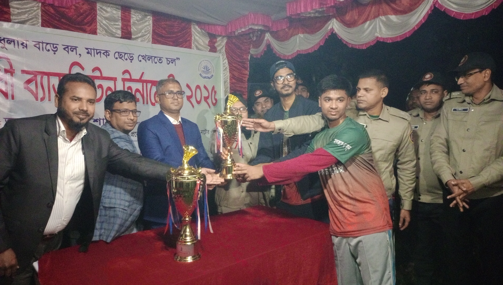 নাটোরে মাদকবিরোধী ব্যাডমিন্টন টুনার্মেন্টের ফাইনাল খেলা অনুষ্ঠিত