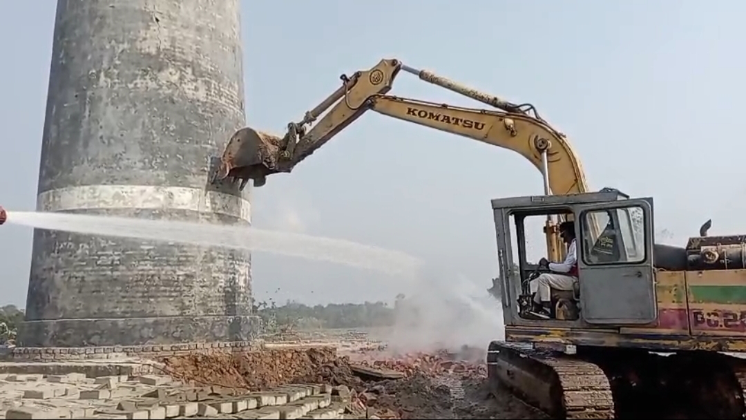 লালপুরে মোবাইল কোর্টের অভিযান: বিএসবি ইটভাটাকে ৩ লক্ষ টাকা জরিমানা, কার্যক্রম বন্ধ