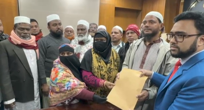 বাউফলে ড.শফিকুল ইসলাম মাসুদের মনোনয়ন ফরম জমা প্রদান