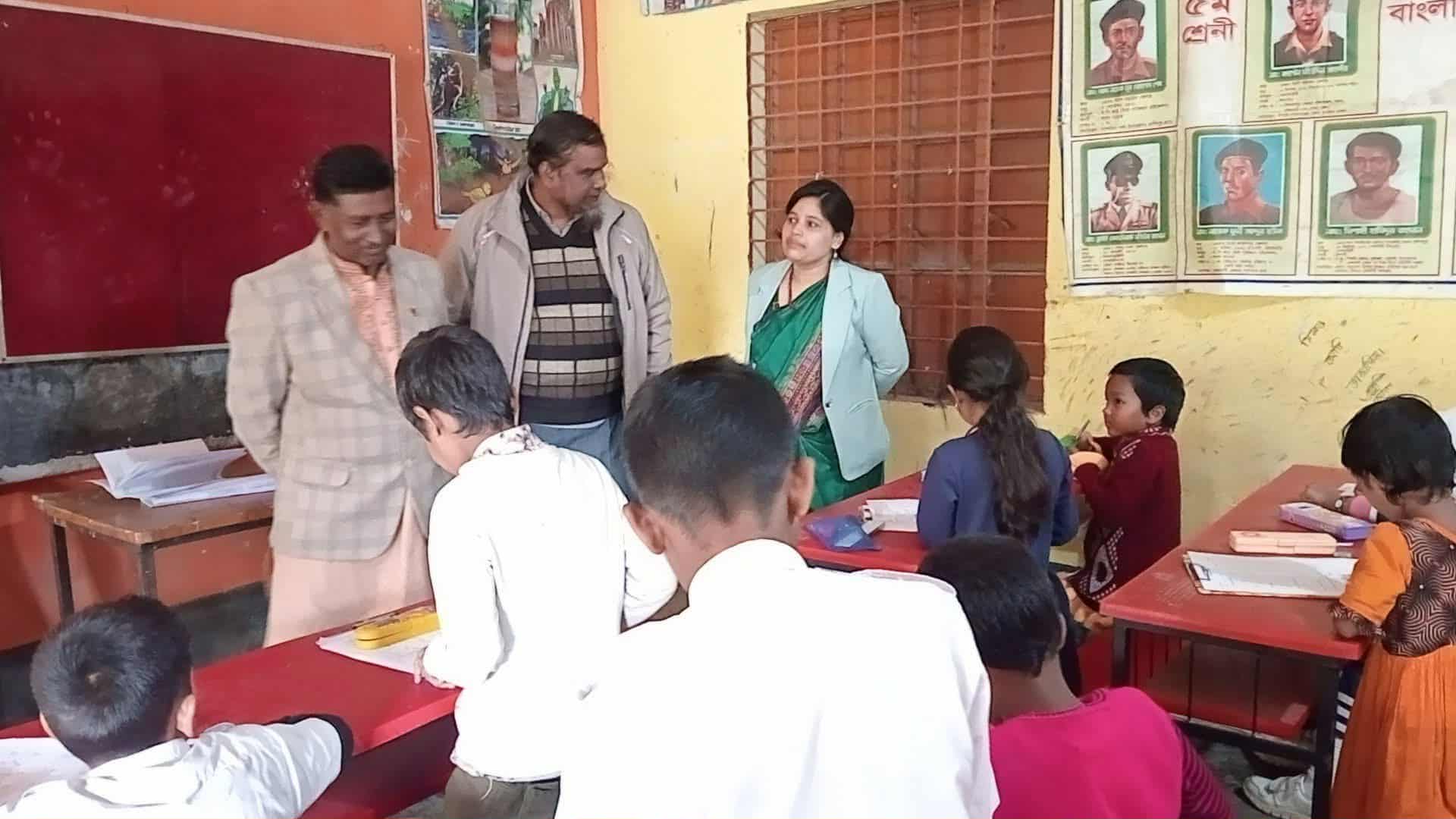 শ্রীবরদীতে শিক্ষক ধর্মঘটের মাঝেই তালা ভেঙে পরীক্ষা নিলেন ইউএনও মনীষা