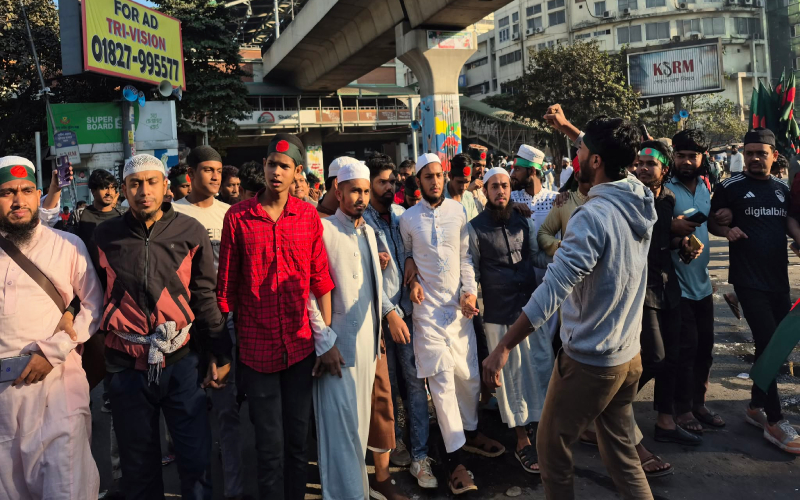 শাহবাগে জড়ো হচ্ছে ছাত্র-জনতা