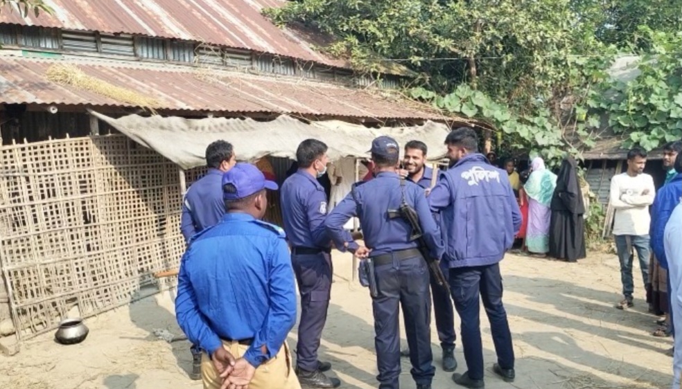 নেত্রকোনায় নিজ শয়ন কক্ষে পা-মুখ বাধা বৃদ্ধের গলাকাটা লাশ উদ্ধার