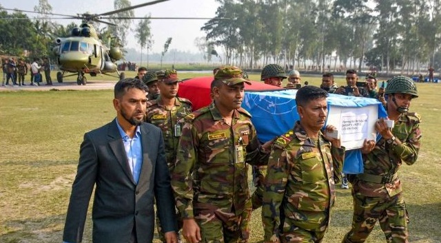 সুদানে নিহত সেনাসদস্যকে গাইবান্ধায় রাষ্ট্রীয় মর্যাদায় দাফন