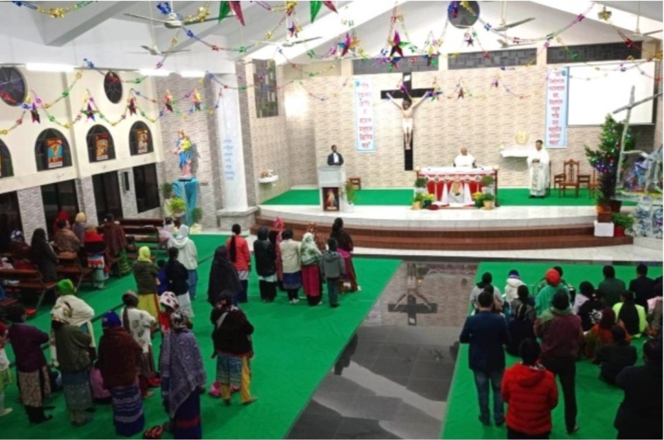দুর্গাপুরে আদিবাসী অধুষিত এলাকায় খ্রীষ্ট সস্প্রদায়ের বড়দিন পালিত