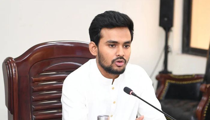 কুমিল্লা-৩ আসনে নির্বাচনী মাঠে আসিফ মাহমুদ, মনোনয়নপত্র সংগ্রহ