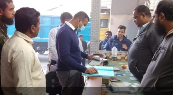 কৃত্রিম টিএসপি সারের সংকট তৈরির অপরাধে সোনালী বানিজ্য বিতাণ ডিলার কে জরিমানা