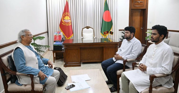 অল্প সময়ে তোমরা যা দিয়েছ তা জাতি কখনো ভুলবে না: আসিফ-মাহফুজকে প্রধান উপদেষ্টা