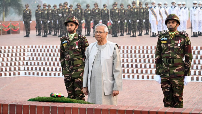 জাতীয় স্মৃতিসৌধে প্রধান উপদেষ্টার শ্রদ্ধা নিবেদন