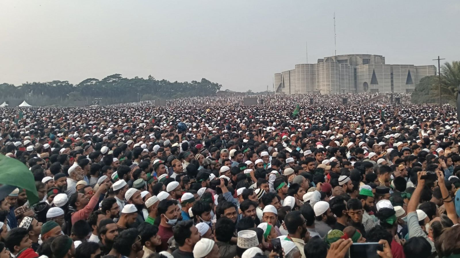 বেগম জিয়ার জানাজার জন্য খুলে দেয়া হলো জাতীয় সংসদের দক্ষিণ প্লাজার প্রবেশ পথ