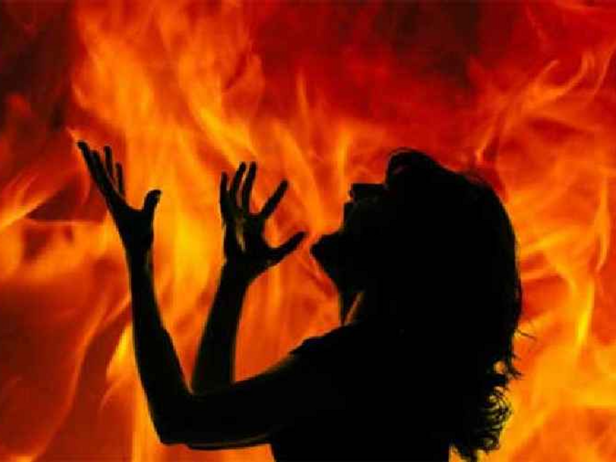 ভারতে ডাইনি সন্দেহে স্বামী-স্ত্রীকে জীবন্ত পুড়িয়ে হত্যা