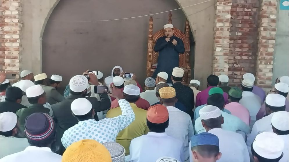 ‘আমার হায়াত কমিয়ে হলেও খালেদা জিয়াকে সুস্থ করে দেন’