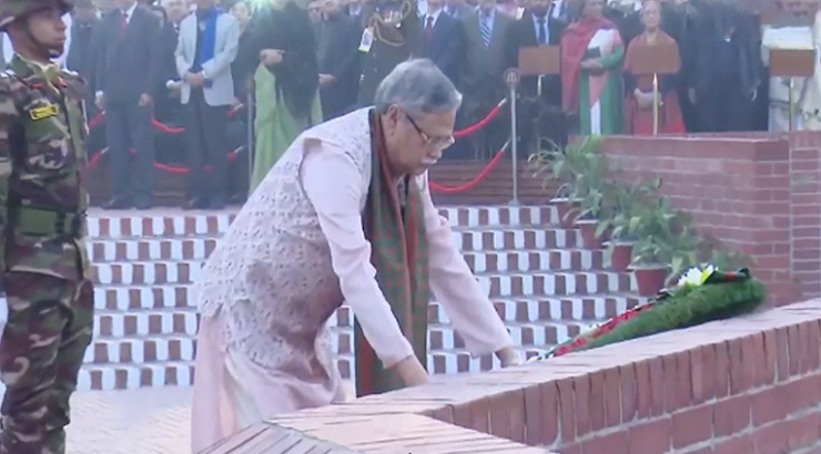 বীর শহীদদের প্রতি রাষ্ট্রপতির শ্রদ্ধা