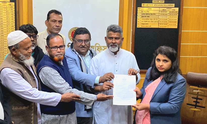 মনোনয়নপত্র সংগ্রহ করলেন নওগাঁ-৩ বিএনপি মনোনীত ফজলে হুদা বাবুল
