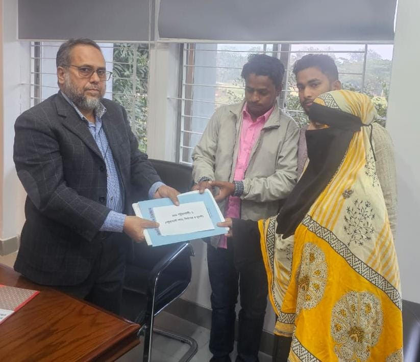 পটুয়াখালী-১ আসনে গণঅধিকার পরিষদের প্রার্থীর মনোনয়ন সংগ্রহে শহীদ পরিবার