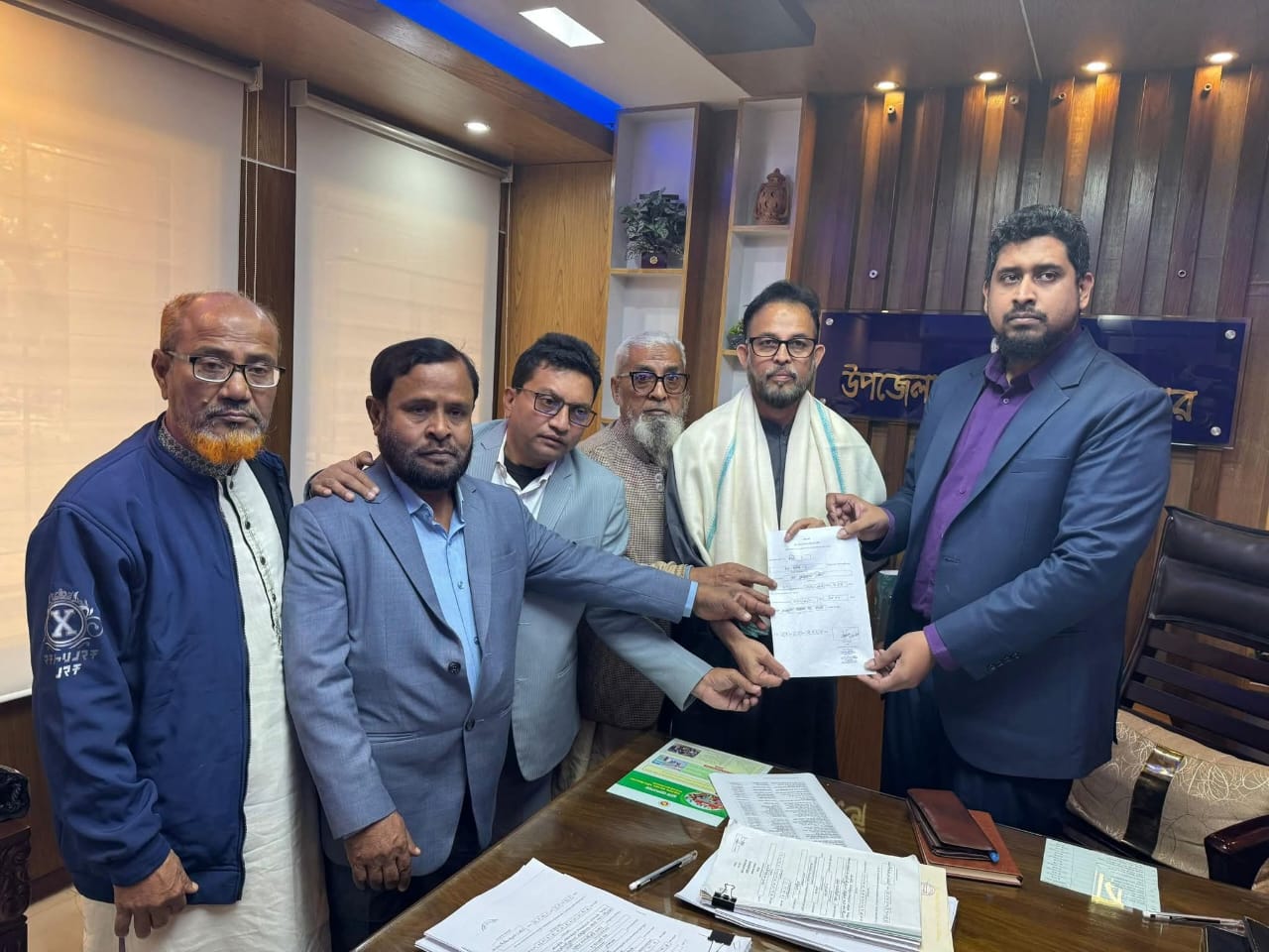 যশোর-১ আসনে মনোনয়নপত্র জমা দিলেন বিএনপির প্রার্থী নুরুজ্জামান লিটন