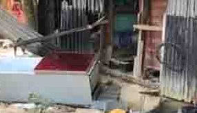 শরীয়তপুরে বিএনপিতে যোগদানের পর আওয়ামীলীগ নেতার বাড়িঘরে অগ্নিসংযোগ-লুটপাট