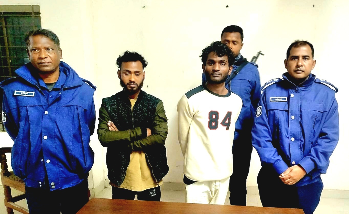 শরীয়তপুরের ভেদরগঞ্জ ও জাজিরায় যৌথ বাহিনীর অভিযানে মাদক ও ককটেল উদ্ধার