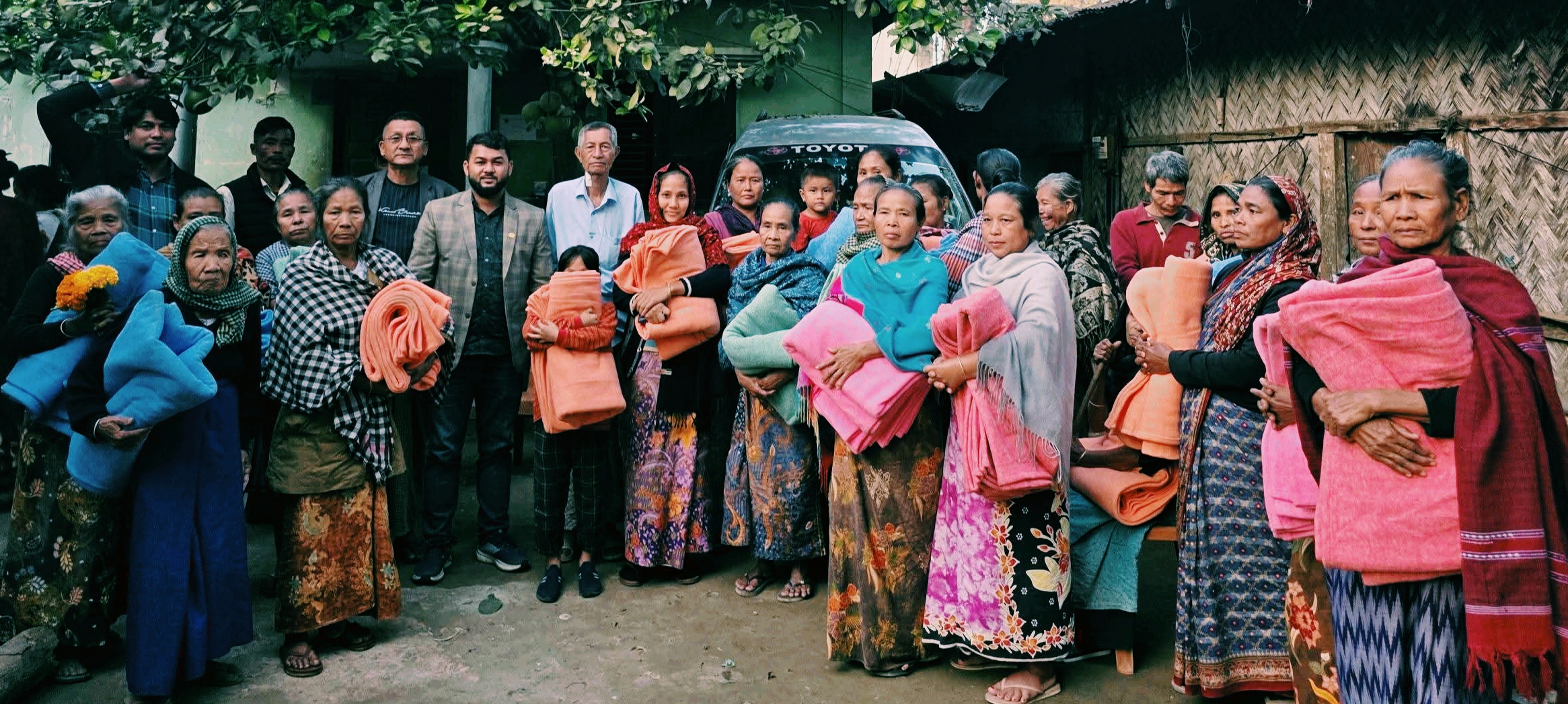 বান্দরবান পার্বত্য জেলা পরিষদের উদ্যোগে আলীকদমে শীতবস্ত্র বিতরণ