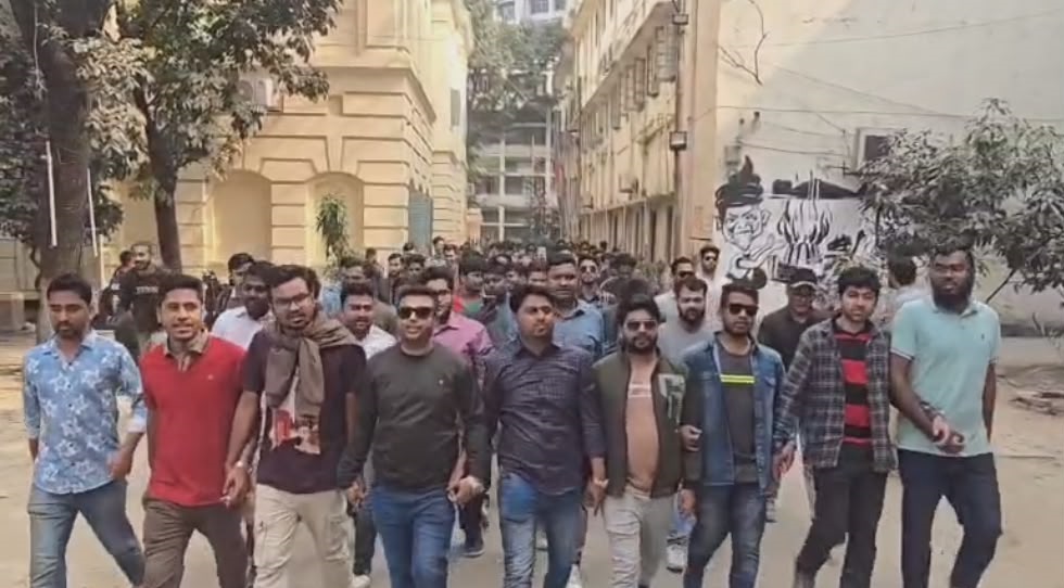 শিবির নেতার বক্তব্য: ছাত্রদল নেতা সুমন সরদারের নেতৃত্বে প্রতিবাদ মিছিল
