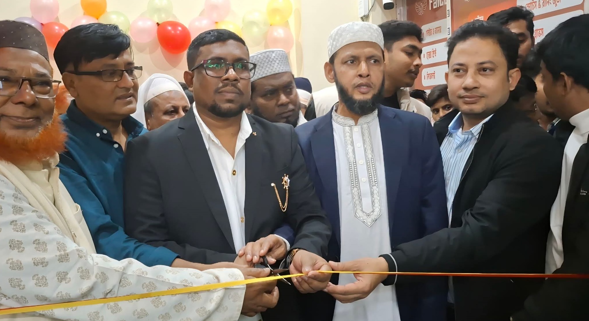 বসুরহাটে ব্যতিক্রমী উদ্যোগ ‘ফ্যালকন স্পোর্টস এন্ড প্রিন্ট’ এর শুভ উদ্বোধন