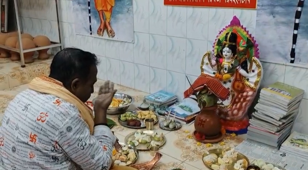 পটুয়াখালীর মন্দির ও বিদ্যালয়ে উৎসবমুখর পরিবেশে সরস্বতী পূজা উদযাপন