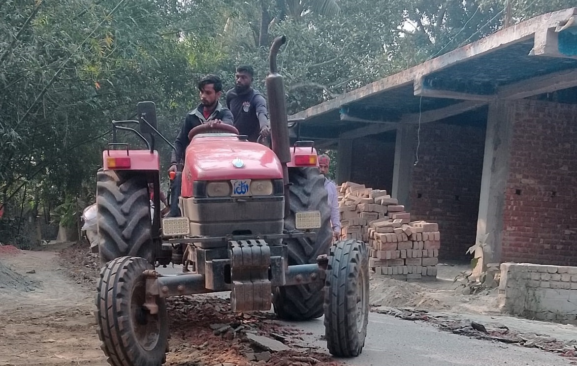 শখালি ইউনিয়ন এর ৭ নং ওয়ার্ড ভাদড়া টু মিরগীডাঙ্গা রাস্তা সংস্কার এর কাজ শুরু