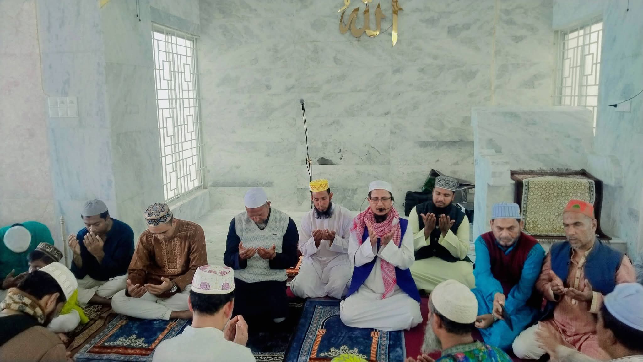 কালীগঞ্জ মডেল মসজিদে জনবল নিয়োগ শেষে পবিত্র জুম্মার নামাজের মধ্য দিয়ে আনুষ্ঠানিক কার্যক্রম শুরু
