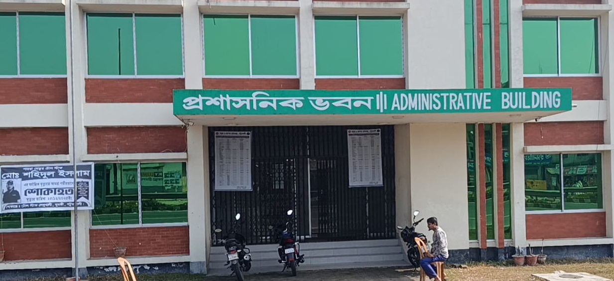 রাষ্ট্রীয় শোক দিবসে পায়রা সেতু টোলপ্লাজায় জাতীয় পতাকা না তোলায় ক্ষোভ