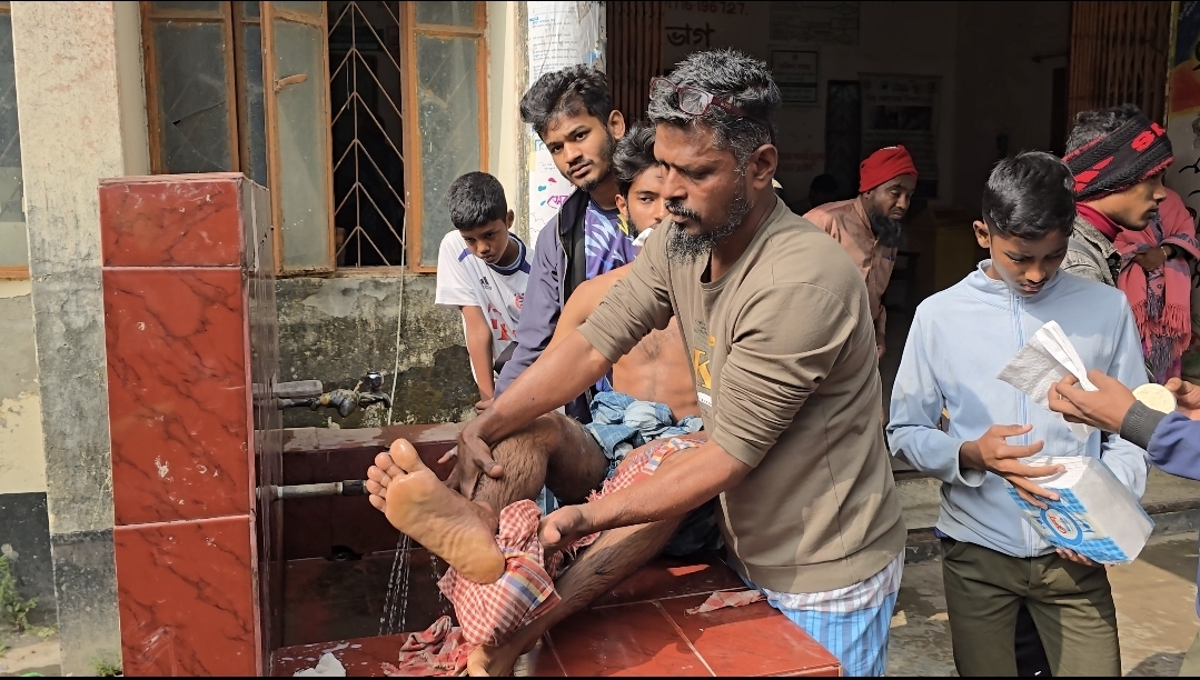 দুমকিতে পাগলা কুকুরের কামড়ে অন্তত ৩৫ জন আহত